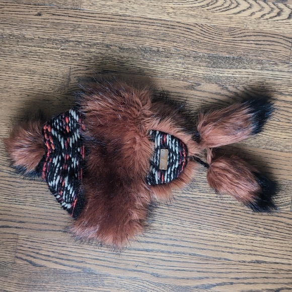 Starling Faux Fox Fur Fleece Lined Warm Winter Knit Hat NWOT Small - Picture 4 of 10
